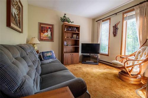 68 Old Arnes Place, Arnes, MB 