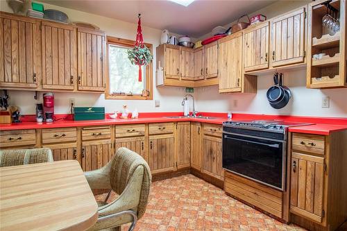 68 Old Arnes Place, Arnes, MB 