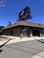 2724 JANE STREET  Toronto, ON M3L 2N1