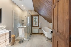 Salle de bains attenante à la CCP - 