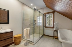 Salle de bains attenante à la CCP - 