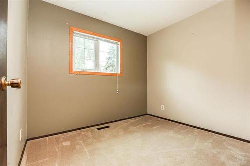 103 Lake Village Rd, Winnipeg, MB 