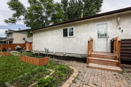 103 Lake Village Rd, Winnipeg, MB 
