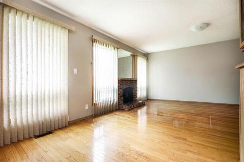 103 Lake Village Rd, Winnipeg, MB 