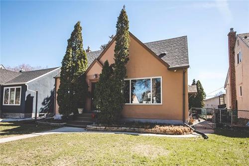 74 Des Meurons ST  Winnipeg, MB R2H 2M1