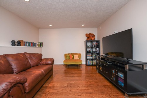 2133 Perth Pl, Courtenay, BC 