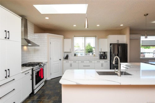 2133 Perth Pl, Courtenay, BC 