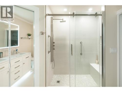 527 Yates Road Unit# 13, Kelowna, BC - Indoor Photo Showing Bathroom