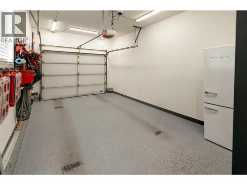 527 Yates Road Unit# 13, Kelowna, BC - Indoor Photo Showing Garage