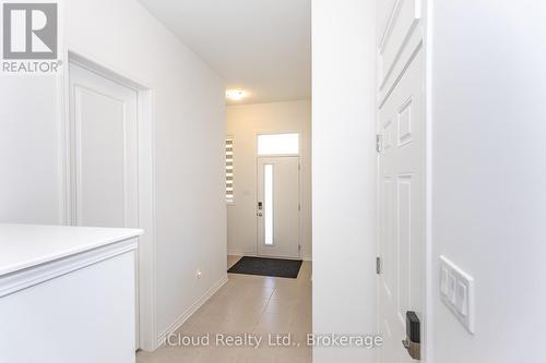 302 Calla Point, Milton, ON - Indoor Photo Showing Other Room