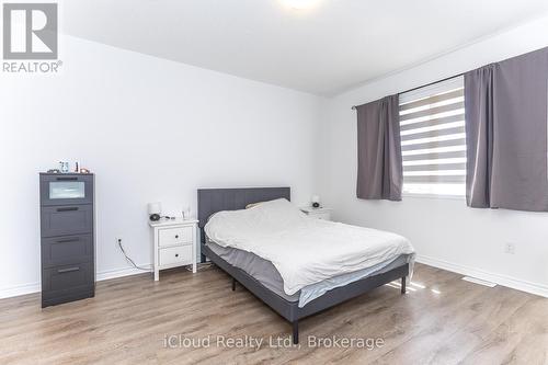 302 Calla Point, Milton, ON - Indoor Photo Showing Bedroom