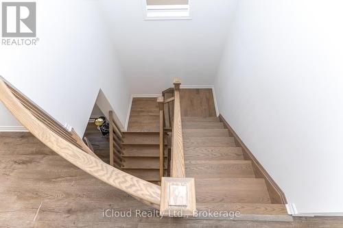 302 Calla Point, Milton, ON - Indoor Photo Showing Other Room
