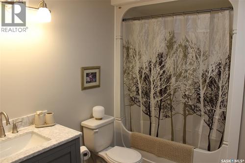 108 Erickson Street, Midale, SK - Indoor Photo Showing Bathroom