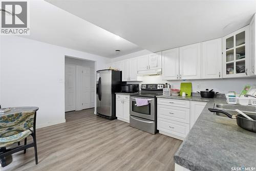 408 L Avenue N, Saskatoon, SK - Indoor Photo Showing Kitchen