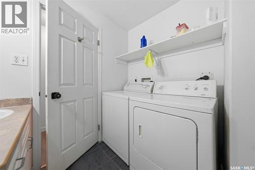 408 L Avenue N, Saskatoon, SK - Indoor Photo Showing Laundry Room