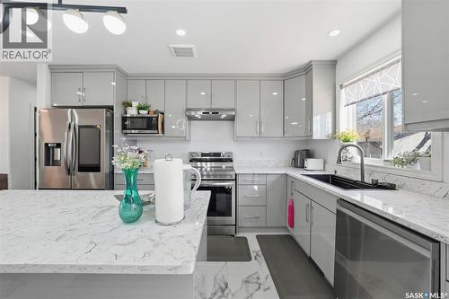 408 L Avenue N, Saskatoon, SK - Indoor Photo Showing Kitchen With Upgraded Kitchen