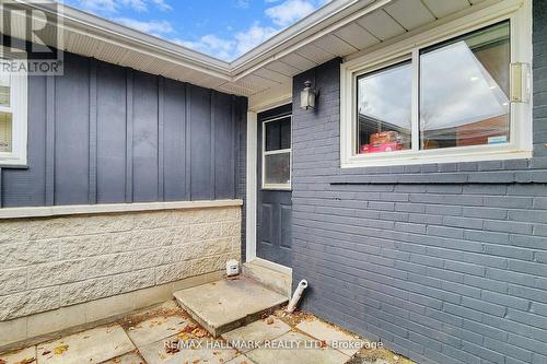 4 Devins Drive, Aurora, ON - Outdoor With Exterior