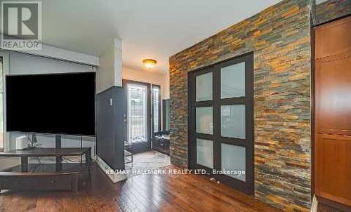 4 Devins Drive, Aurora, ON - Indoor Photo Showing Other Room