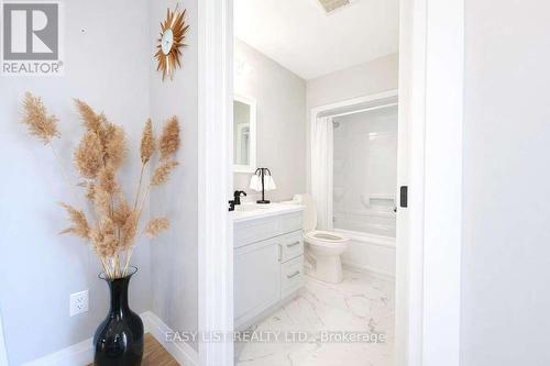 4403 Belmont Avenue, Lakeshore, ON - Indoor Photo Showing Bathroom