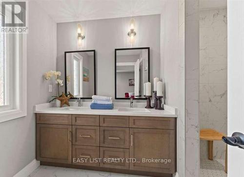 4403 Belmont Avenue, Lakeshore, ON - Indoor Photo Showing Bathroom