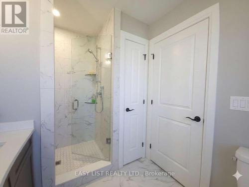 4403 Belmont Avenue, Lakeshore, ON - Indoor Photo Showing Bathroom