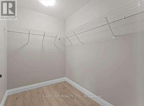 4403 Belmont Avenue, Lakeshore, ON - Indoor With Storage