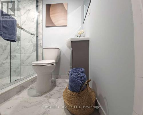 4403 Belmont Avenue, Lakeshore, ON - Indoor Photo Showing Bathroom