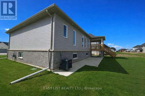 4403 Belmont Avenue, Lakeshore, ON - Outdoor With Exterior