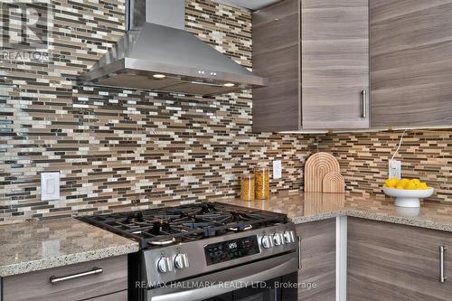 New Gas Range - 10 Musquake Court, Tiny, ON - Indoor Photo Showing Kitchen With Upgraded Kitchen