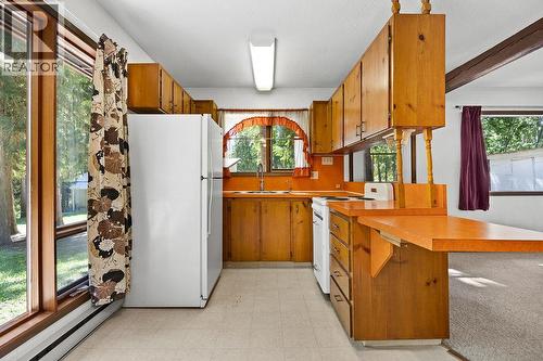 133 Springbend Road, Enderby, BC - Indoor Photo Showing Kitchen