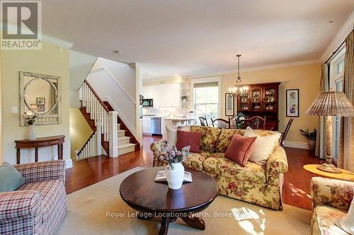 202 Snowbridge Way, Blue Mountains, ON - Indoor Photo Showing Living Room