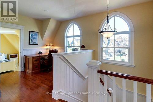 202 Snowbridge Way, Blue Mountains, ON - Indoor Photo Showing Other Room