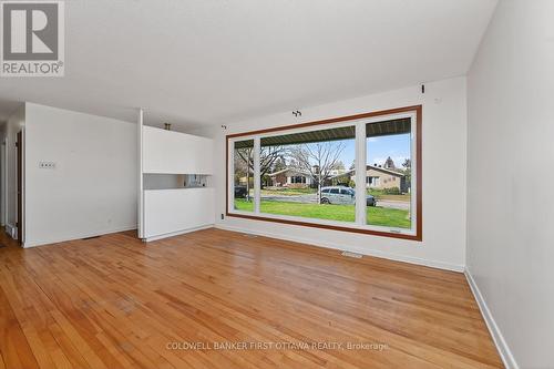 2128 Kingsley Road, Ottawa, ON - Indoor Photo Showing Other Room