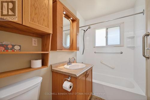 2128 Kingsley Road, Ottawa, ON - Indoor Photo Showing Bathroom