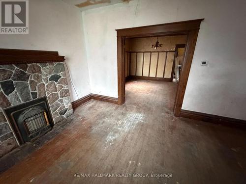 491 Parkdale Avenue, Ottawa, ON - Indoor With Fireplace