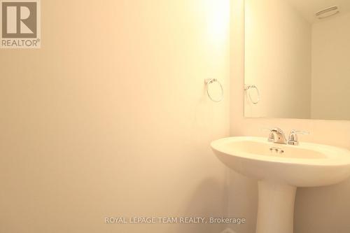 524 Culdaff Road, Ottawa, ON - Indoor Photo Showing Bathroom
