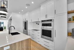 Main Level - Kitchen - 