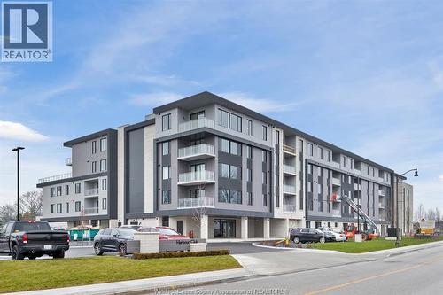 14400 Tecumseh Road Unit# 413, Tecumseh, ON - Outdoor With Balcony With Facade