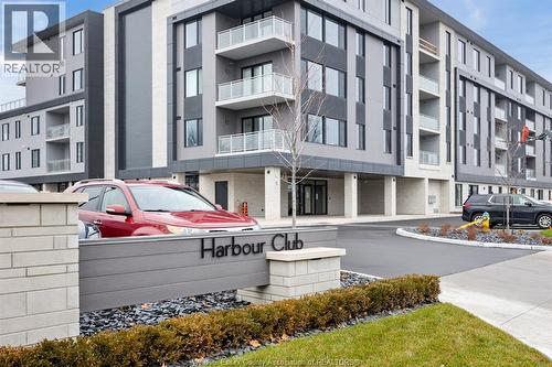 14400 Tecumseh Road Unit# 413, Tecumseh, ON - Outdoor With Balcony With Facade