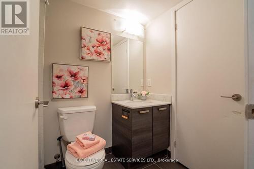 1902 E - 36 Lisgar Street, Toronto, ON - Indoor Photo Showing Bathroom