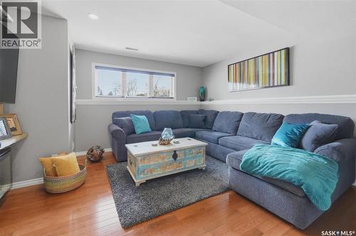 3402 Calder Crescent, Saskatoon, SK - Indoor Photo Showing Living Room