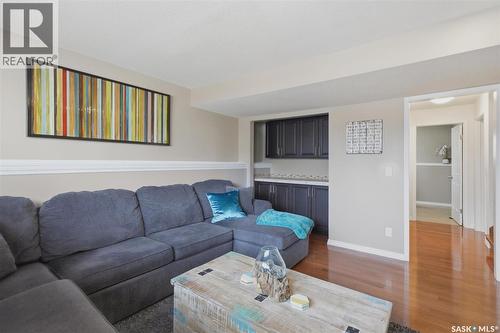 3402 Calder Crescent, Saskatoon, SK - Indoor Photo Showing Living Room