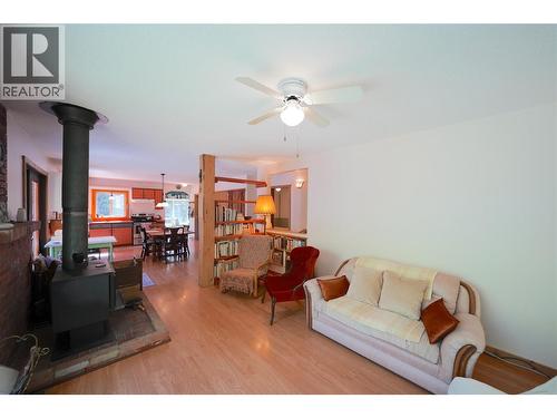 281 Iwanik Road, Procter, BC - Indoor