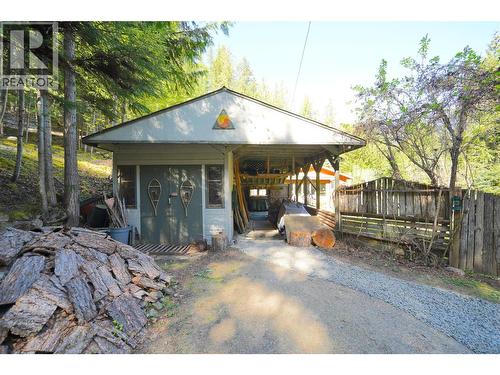 281 Iwanik Road, Procter, BC - Outdoor