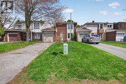 6 BEDDOE LANE Ottawa, ON K1B 3Y1