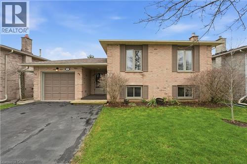 32 HOBART Crescent  Brantford, ON N3P 1V6