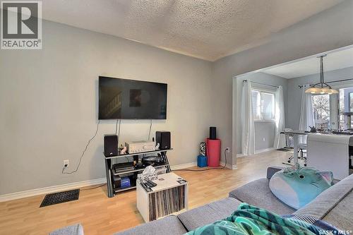 2066 Wallace Street, Regina, SK - Indoor