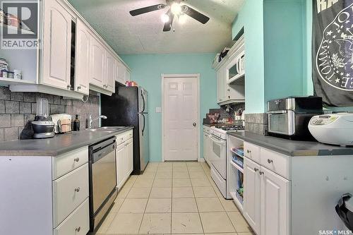 2066 Wallace Street, Regina, SK - Indoor Photo Showing Kitchen