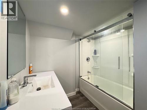 1595 Sun Valley, Windsor, ON - Indoor Photo Showing Bathroom