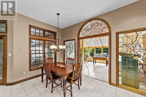 569 Franklinway Gate, London North (North R), ON - Indoor Photo Showing Dining Room